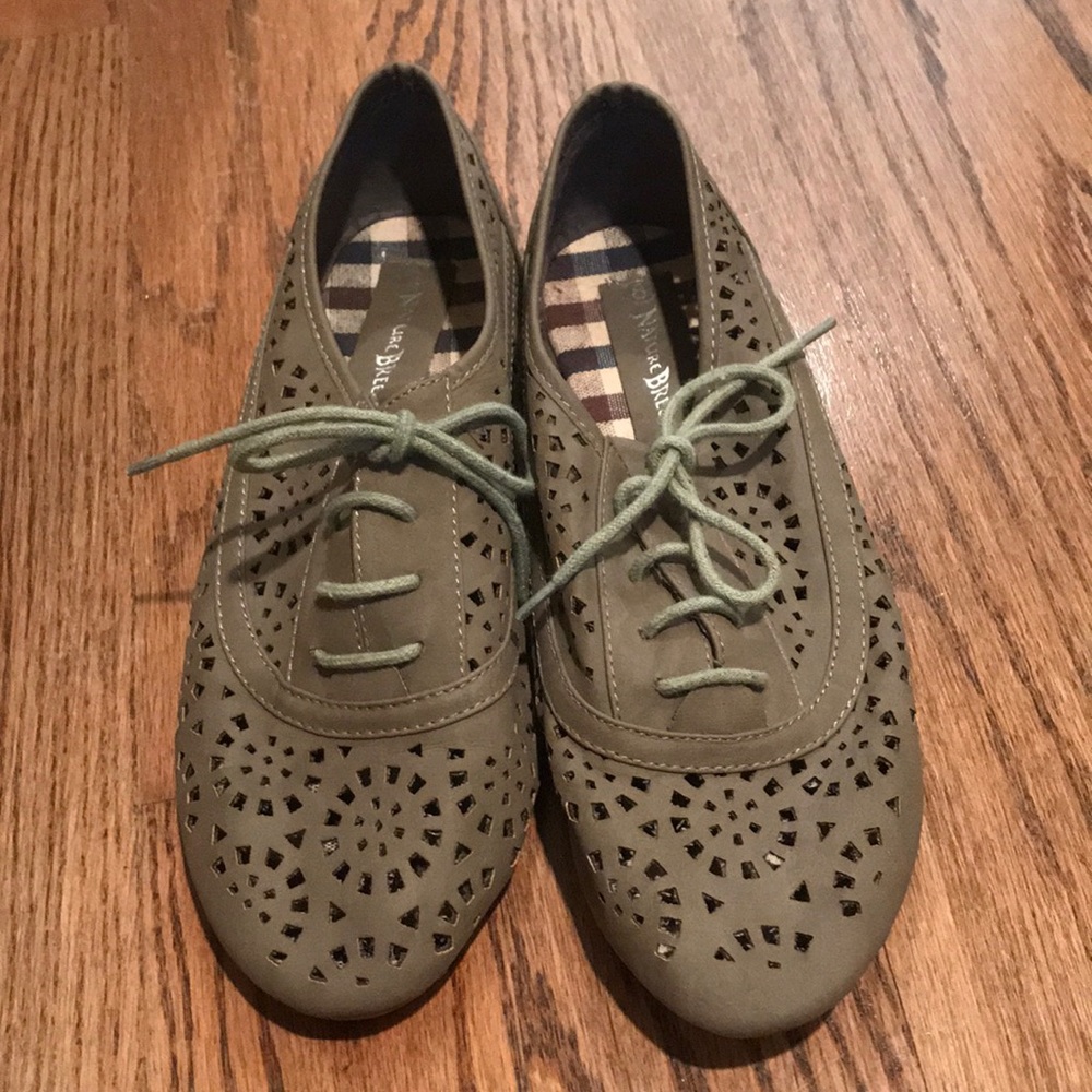 Nature Breeze Flats
